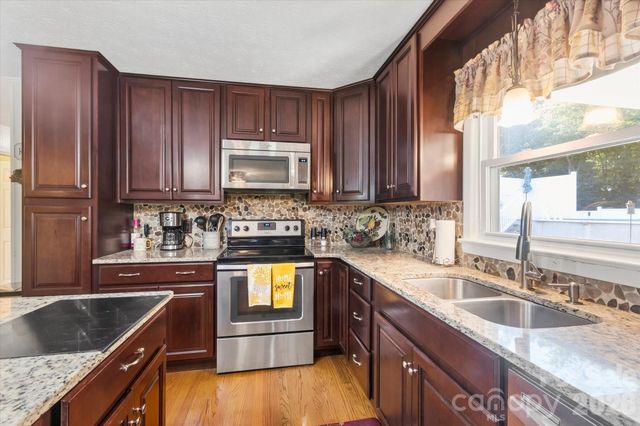 105 Merrywood Drive, Lenoir, NC 28645