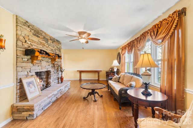 105 Merrywood Drive, Lenoir, NC 28645