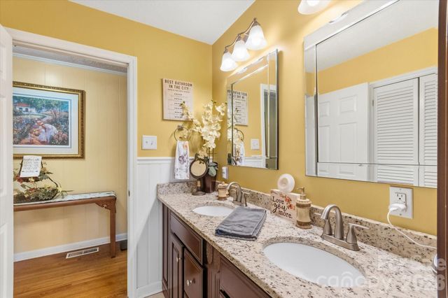 105 Merrywood Drive, Lenoir, NC 28645