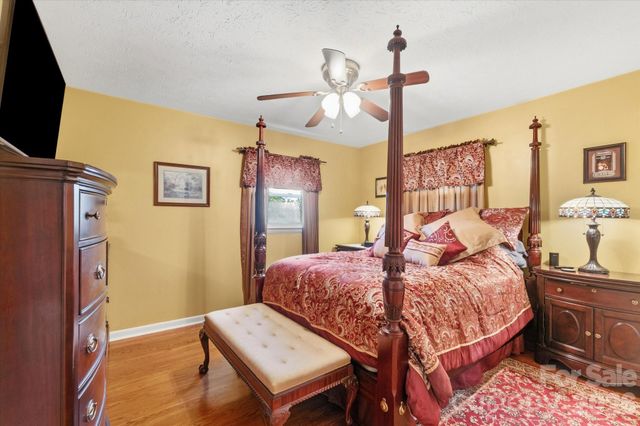 105 Merrywood Drive, Lenoir, NC 28645