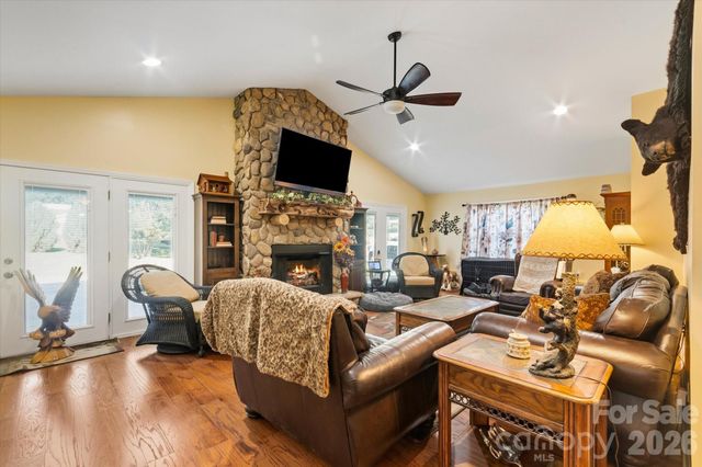 105 Merrywood Drive, Lenoir, NC 28645