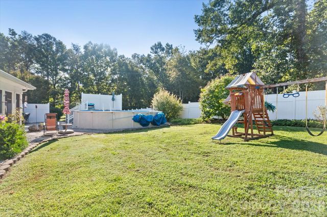 105 Merrywood Drive, Lenoir, NC 28645