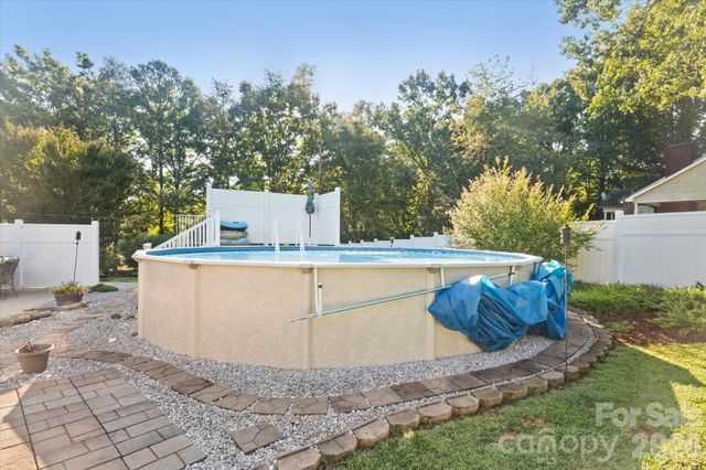 105 Merrywood Drive, Lenoir, NC 28645