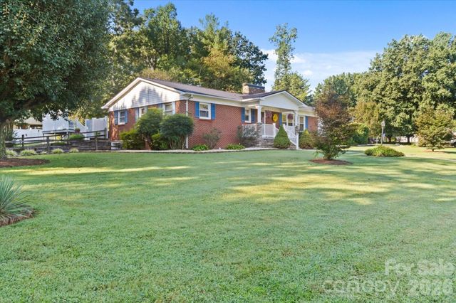 105 Merrywood Drive, Lenoir, NC 28645