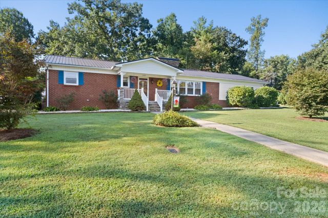 105 Merrywood Drive, Lenoir, NC 28645