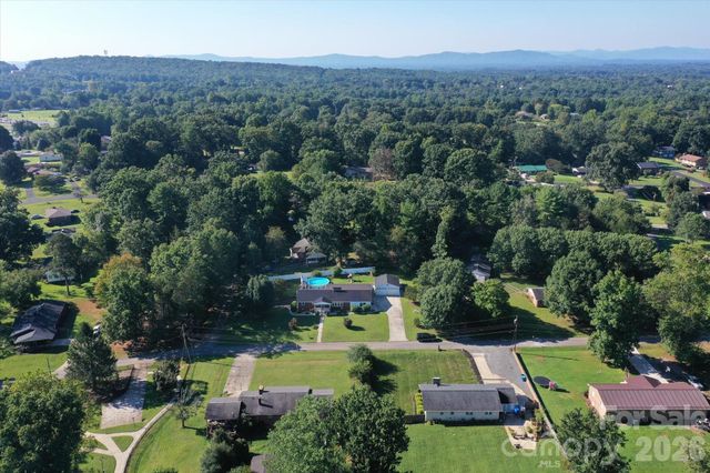 105 Merrywood Drive, Lenoir, NC 28645