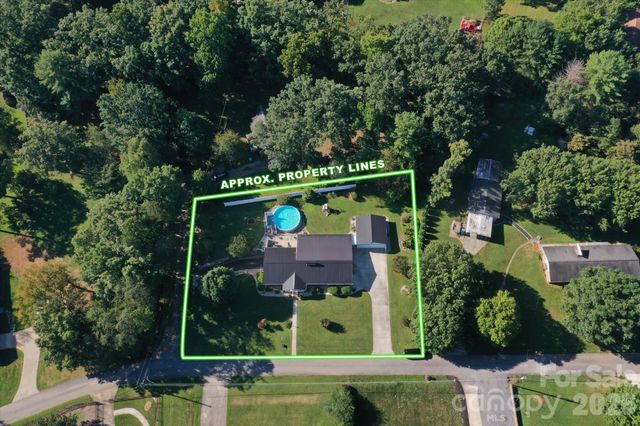 105 Merrywood Drive, Lenoir, NC 28645