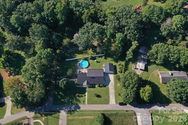 105 Merrywood Drive, Lenoir, NC 28645