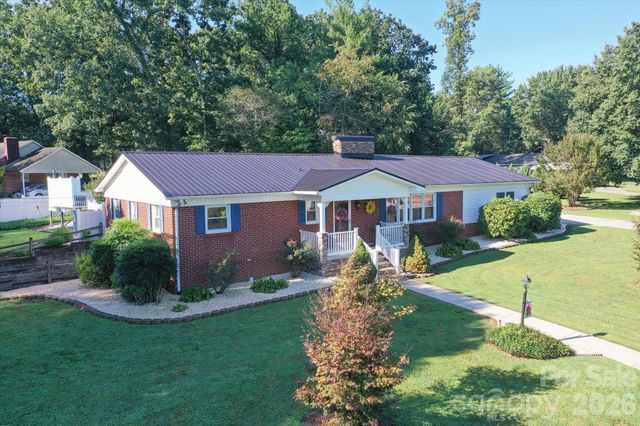 105 Merrywood Drive, Lenoir, NC 28645
