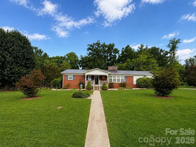 105 Merrywood Drive, Lenoir, NC 28645