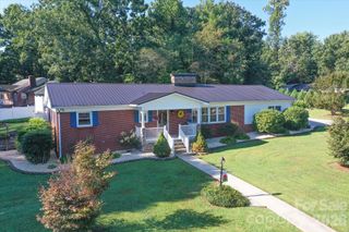 105 Merrywood Drive, Lenoir, NC 28645