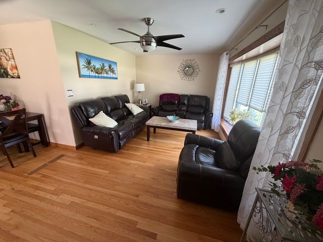 3442 Prairie Avenue, Brookfield, IL 60513