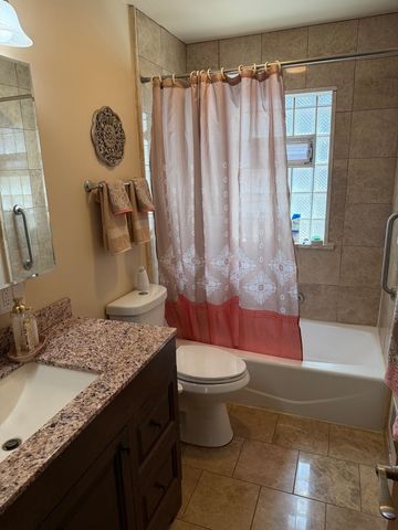 3442 Prairie Avenue, Brookfield, IL 60513