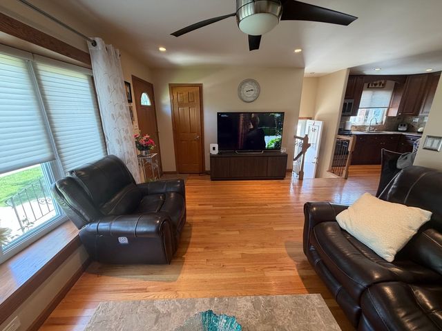 3442 Prairie Avenue, Brookfield, IL 60513