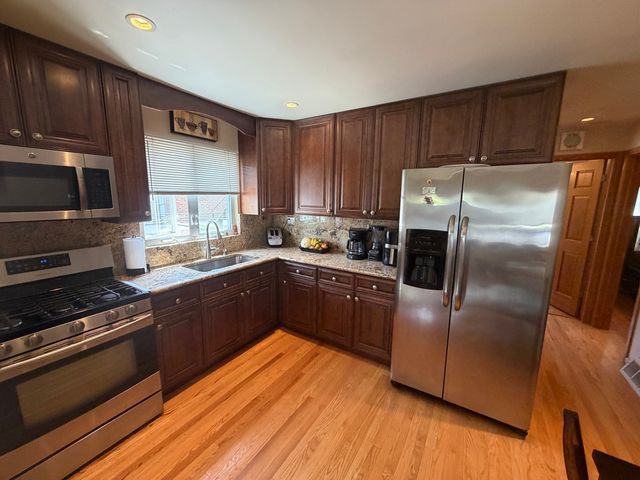3442 Prairie Avenue, Brookfield, IL 60513
