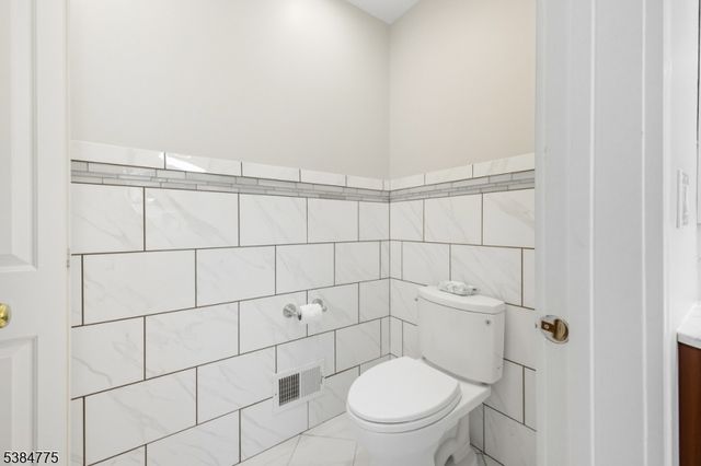 87 Fairway Blvd, Monroe Twp., NJ 08831