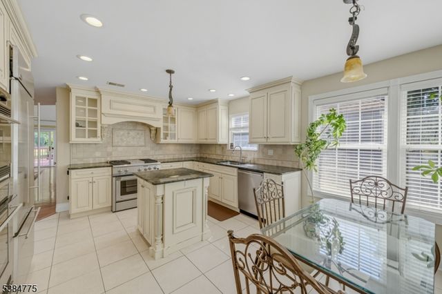 87 Fairway Blvd, Monroe Twp., NJ 08831