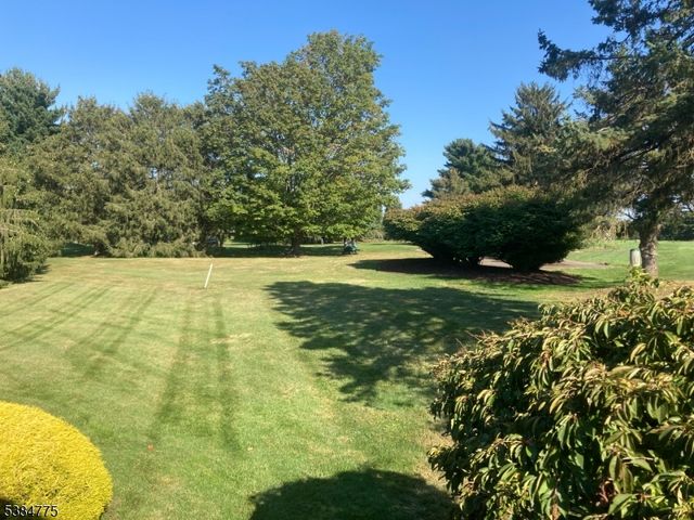 87 Fairway Blvd, Monroe Twp., NJ 08831