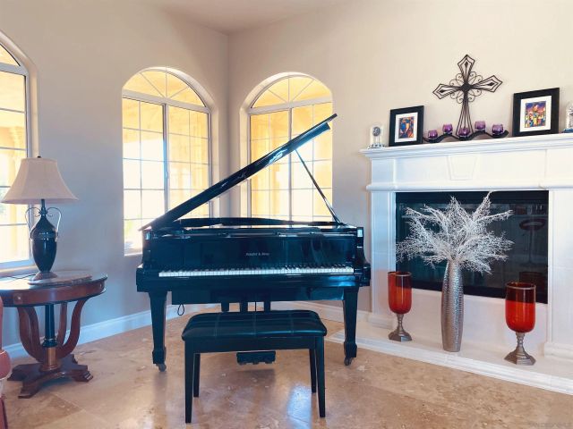 34083 Vino Way, Temecula, CA 92591