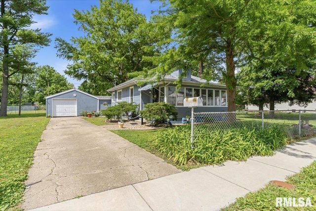 2141 E Watch Avenue, Springfield, IL 62702