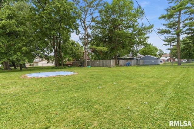 2141 E Watch Avenue, Springfield, IL 62702