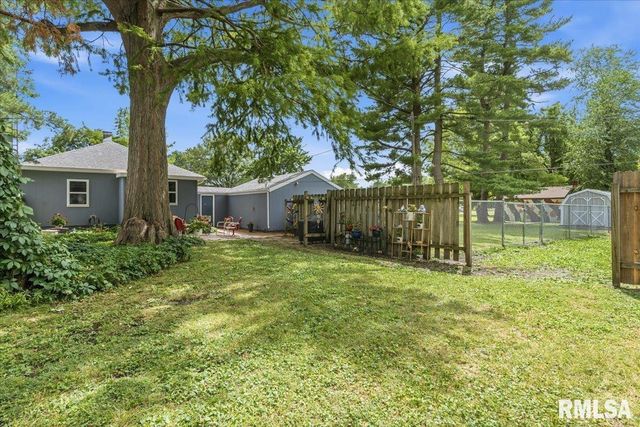 2141 E Watch Avenue, Springfield, IL 62702