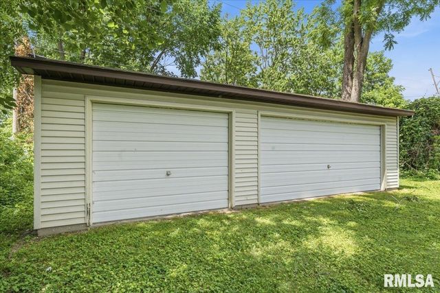 2141 E Watch Avenue, Springfield, IL 62702