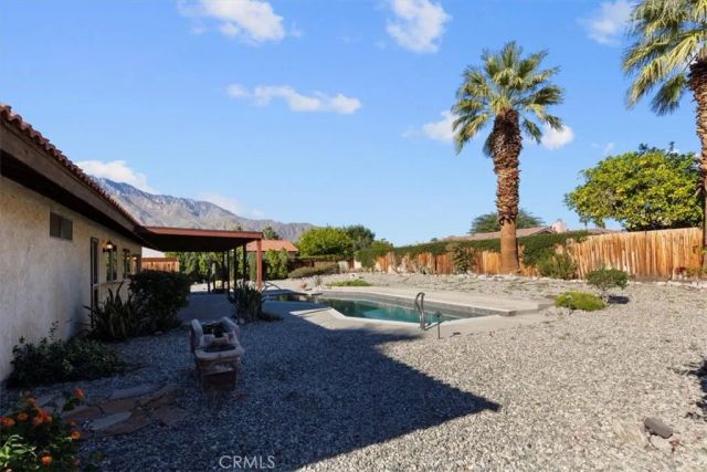 2250 Tamarisk, Palm Springs, CA 92262