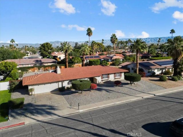 2250 Tamarisk, Palm Springs, CA 92262