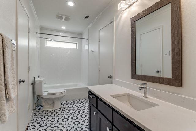 6318 Glennox Lane, Dallas, TX 75214