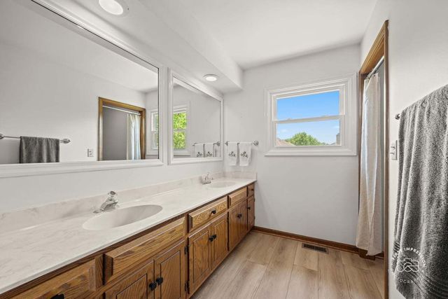 2440 Rio Grande Circle, Naperville, IL 60565