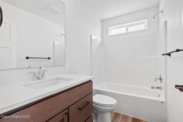 8386 W Splitrail Ave, Rathdrum, ID 83858