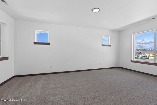 8386 W Splitrail Ave, Rathdrum, ID 83858