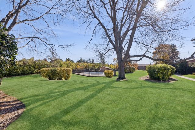 7990 Garfield Avenue 14-3, Burr Ridge, IL 60527