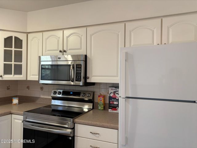 32 Constitution Boulevard, Whiting, NJ 08759