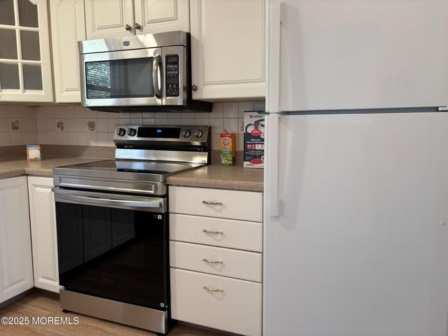 32 Constitution Boulevard, Whiting, NJ 08759