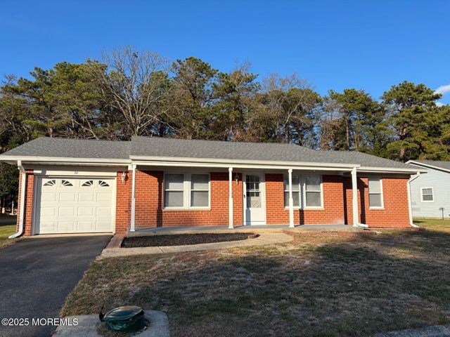 32 Constitution Boulevard, Whiting, NJ 08759