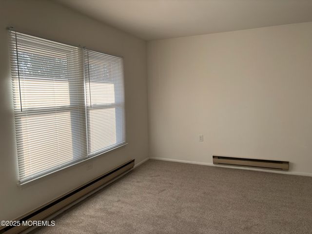 32 Constitution Boulevard, Whiting, NJ 08759