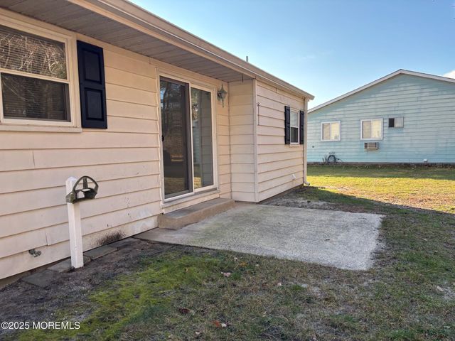 32 Constitution Boulevard, Whiting, NJ 08759