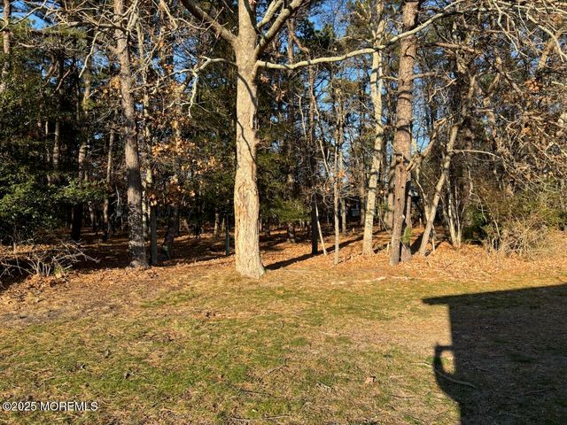 32 Constitution Boulevard, Whiting, NJ 08759