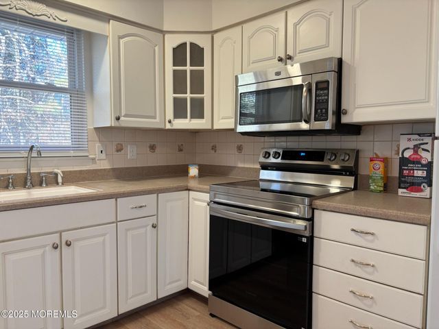 32 Constitution Boulevard, Whiting, NJ 08759