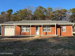 32 Constitution Boulevard, Whiting, NJ 08759