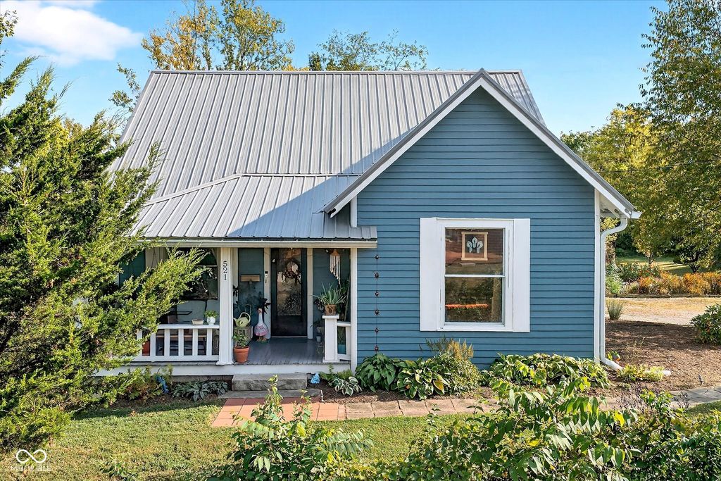 521 S Sale Street, Ellettsville, IN 47429