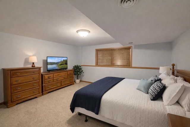 613 Lucky Trail, Mount Horeb, WI 53572