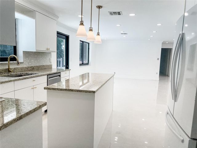 12200 NW 20th Ct, Plantation, FL 33323