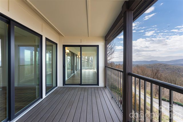 1203 Fleetwood Plaza, Hendersonville, NC 28739