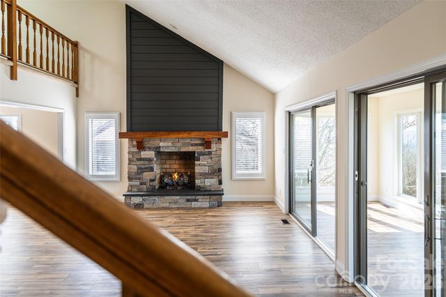 1203 Fleetwood Plaza, Hendersonville, NC 28739
