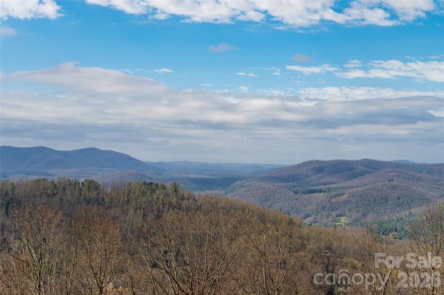 1203 Fleetwood Plaza, Hendersonville, NC 28739