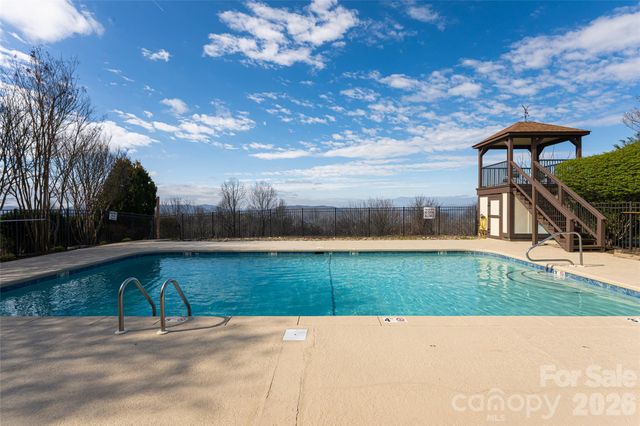 1203 Fleetwood Plaza, Hendersonville, NC 28739