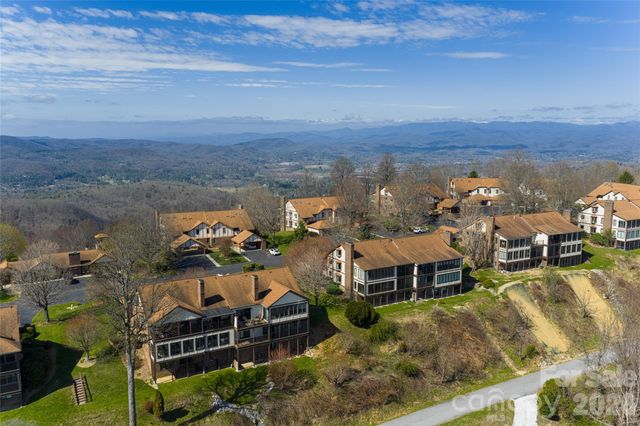 1203 Fleetwood Plaza, Hendersonville, NC 28739